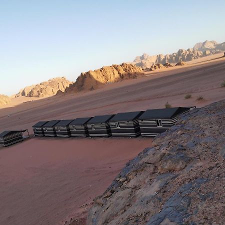 Rum Titanic Wadi Rum Exterior photo