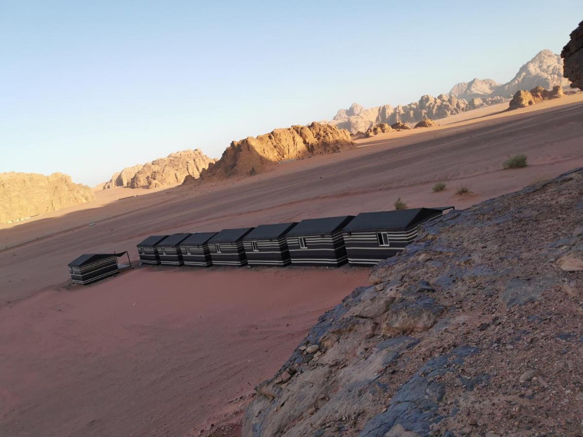 Rum Titanic Wadi Rum Exterior photo